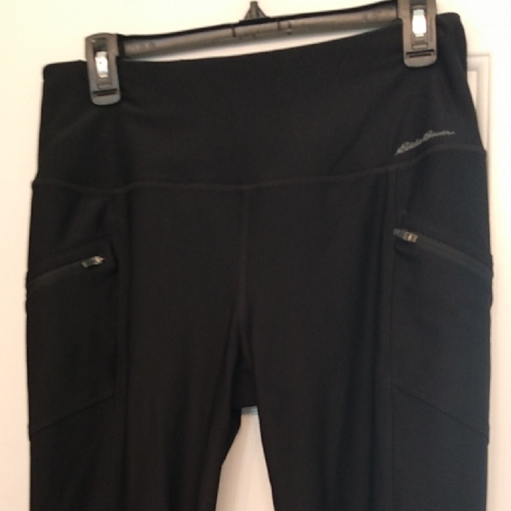 Eddie Bauer Leggings Zip Pockets and an inner Slip Pocket - Picture 5 of 15